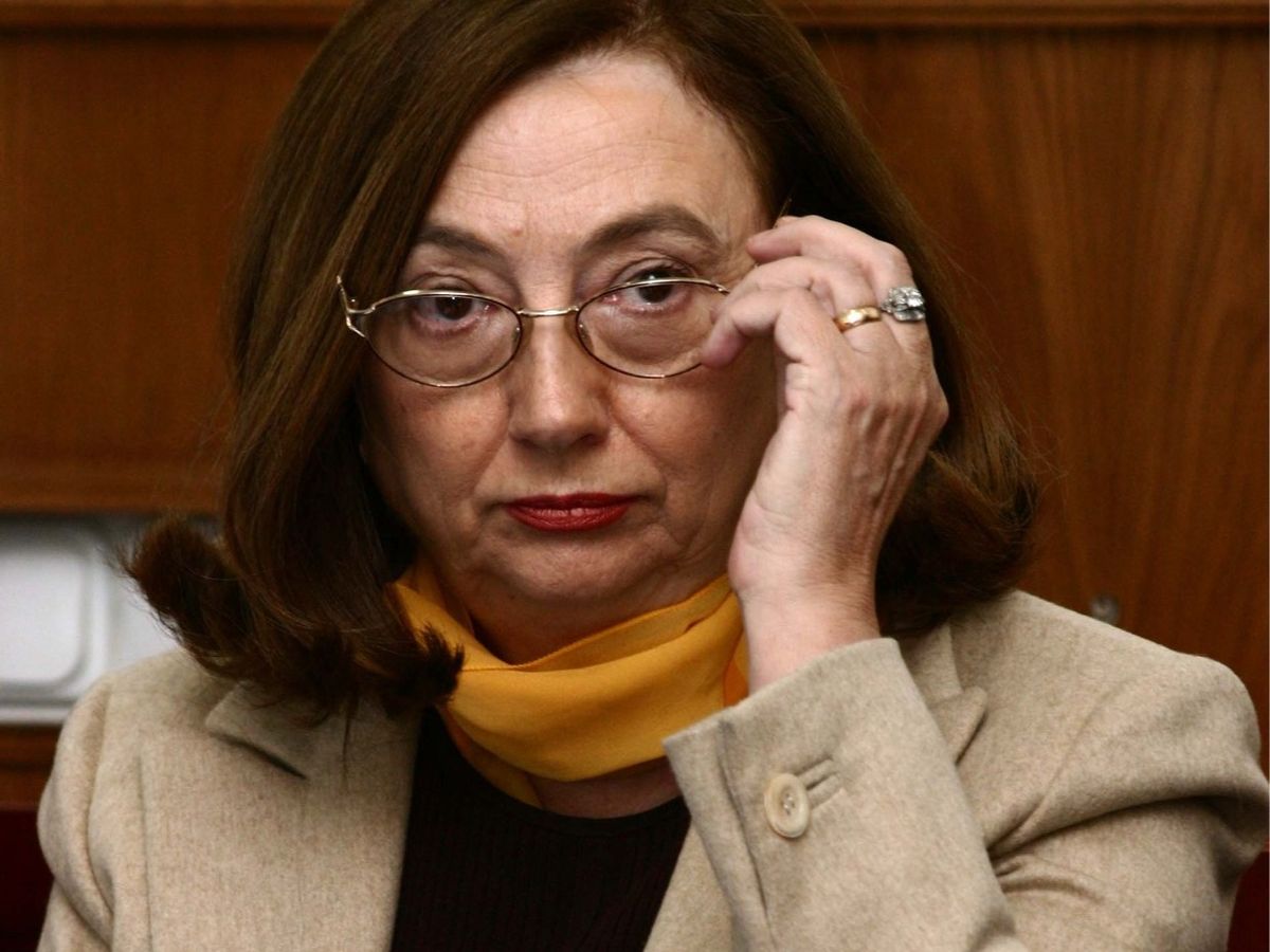 Cadavrul Rodicăi Stănoiu, exhumat după apariţia unor suspiciuni legate de moartea ei