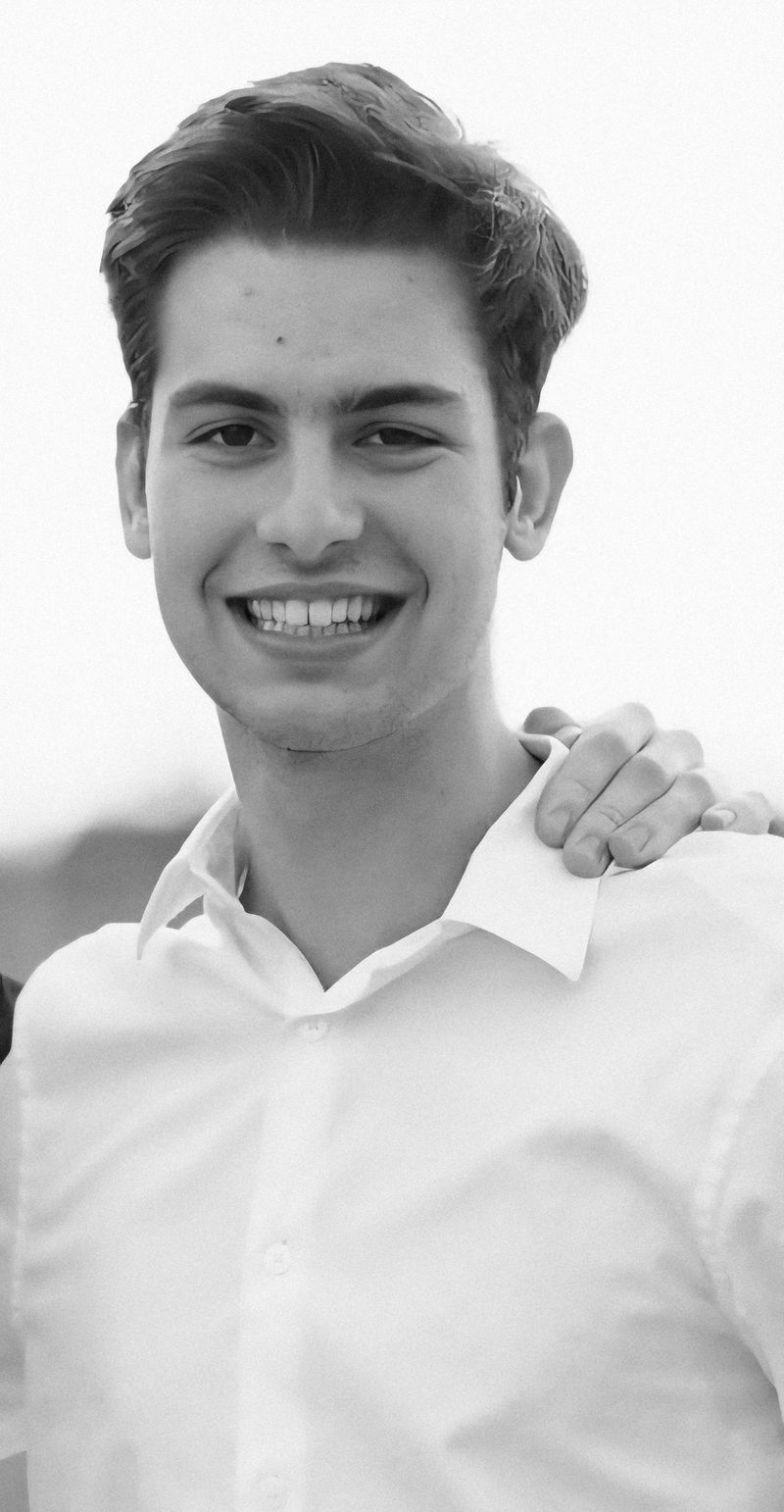 Marco Iacsin a fost găsit fără viață în locuința sa la doar 18 ani