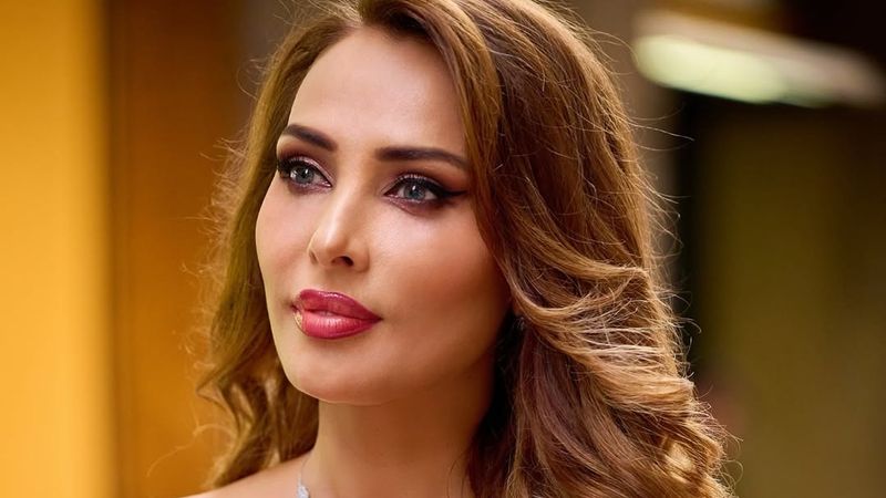 Iulia V&acirc;ntur sărbătorește Crăciunul departe de Salman Khan! Motivul pentru care vedeta a luat această decizie: &bdquo;&Icirc;n India, &icirc;mpodobesc și eu bradul, cu prietenii mei. A devenit o tradiție&rdquo;