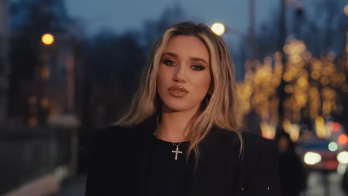Ioana Ignat a lansat un videoclip oficial pentru "Crăciun din nou"