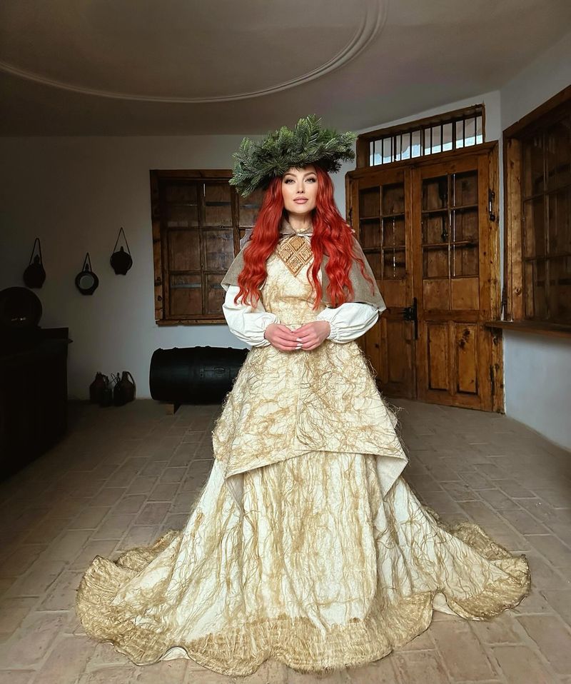 Elena Gheorghe a lansat piesa De la cer la Pământ