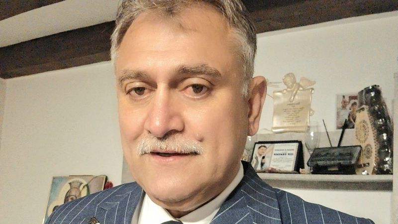 CINE ESTE PERSOANA care face dezvăluiri sf&acirc;șietoare despre Ion Drăgan? Au vorbit cu puțin timp &icirc;nainte ca artistul să moară... iar acum rupe tăcerea:&nbsp;"Mi-a mărturisit că...". Ca să nu existe loc de interpretări, momentul CONVERSAȚIEI a fost făcut public