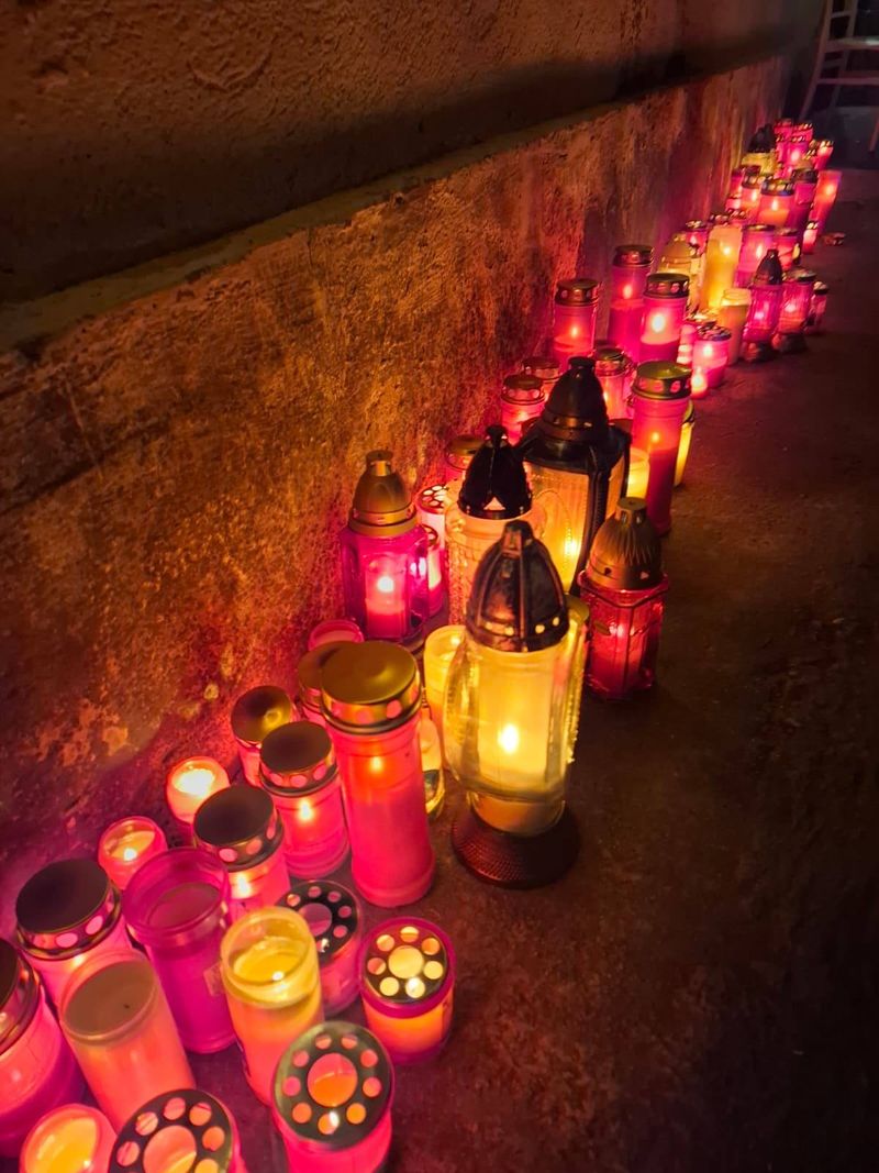 Imagini de la priveghiul lui Ion Drăgan 