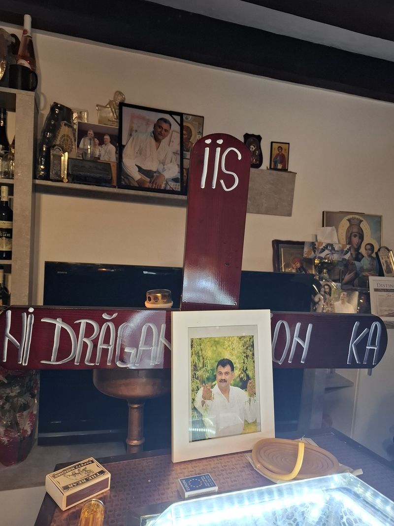 Iată ce scria pe crucea lui Ion Drăgan 
