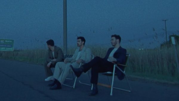 JONAS BROTHERS - No Time To Talk