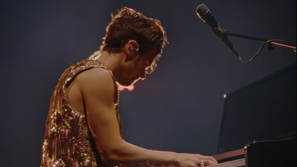 Harry Styles a lansat videoclipul piesei "Forever, Forever"