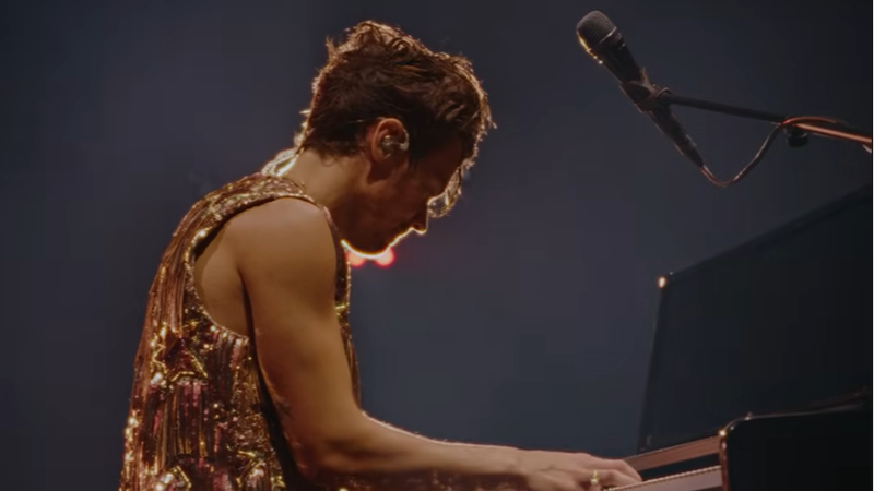 Harry Styles a lansat videoclipul piesei "Forever, Forever"