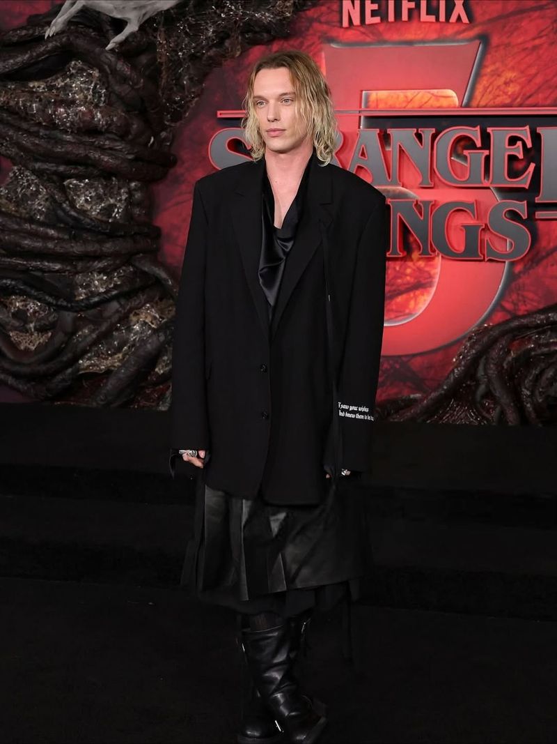 Jamie Campbell Bower, pe scena festivalului Electric Castle 