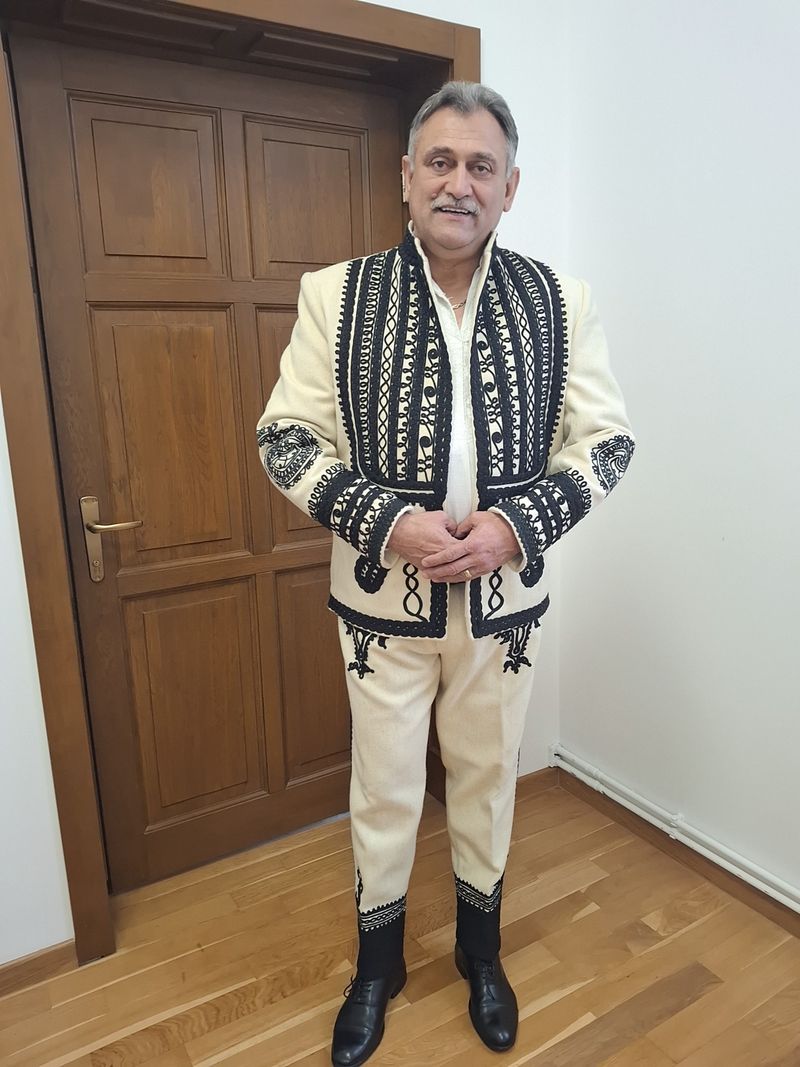 Ion Drăgan s-a stins din viață în dimineața zilei de 25 decembrie 2025, fiind găsit fără viață chiar de tatăl său. 