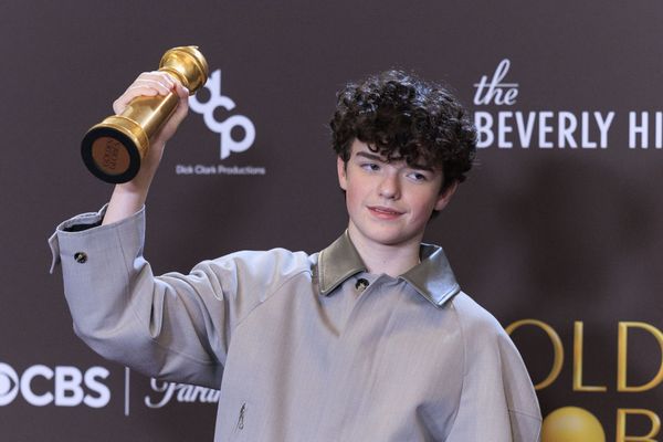Globurile de Aur  2026:  "One Battle After Another" şi "Hamnet" au c&acirc;ştigat premiile principale. "The Pitt", "The Studio" şi "Adolescence", cele mai bune seriale