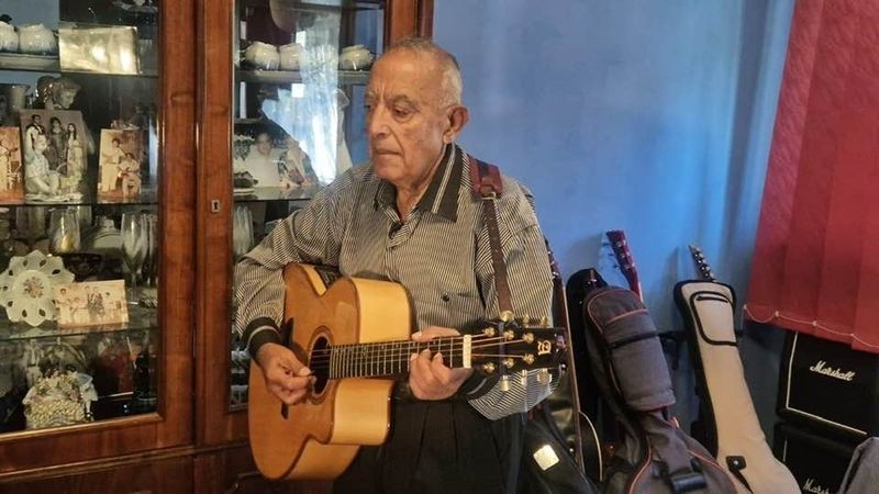 Nelu Boată a murit. MESAJUL DUREROS transmis de fiul chitaristului: "Durerea acestei pierderi nu dispare, doar ne obişnuim să trăim fără persoana dragă pe care o strigam...". C&Acirc;ND și UNDE va avea loc &icirc;nmorm&acirc;ntarea&nbsp;