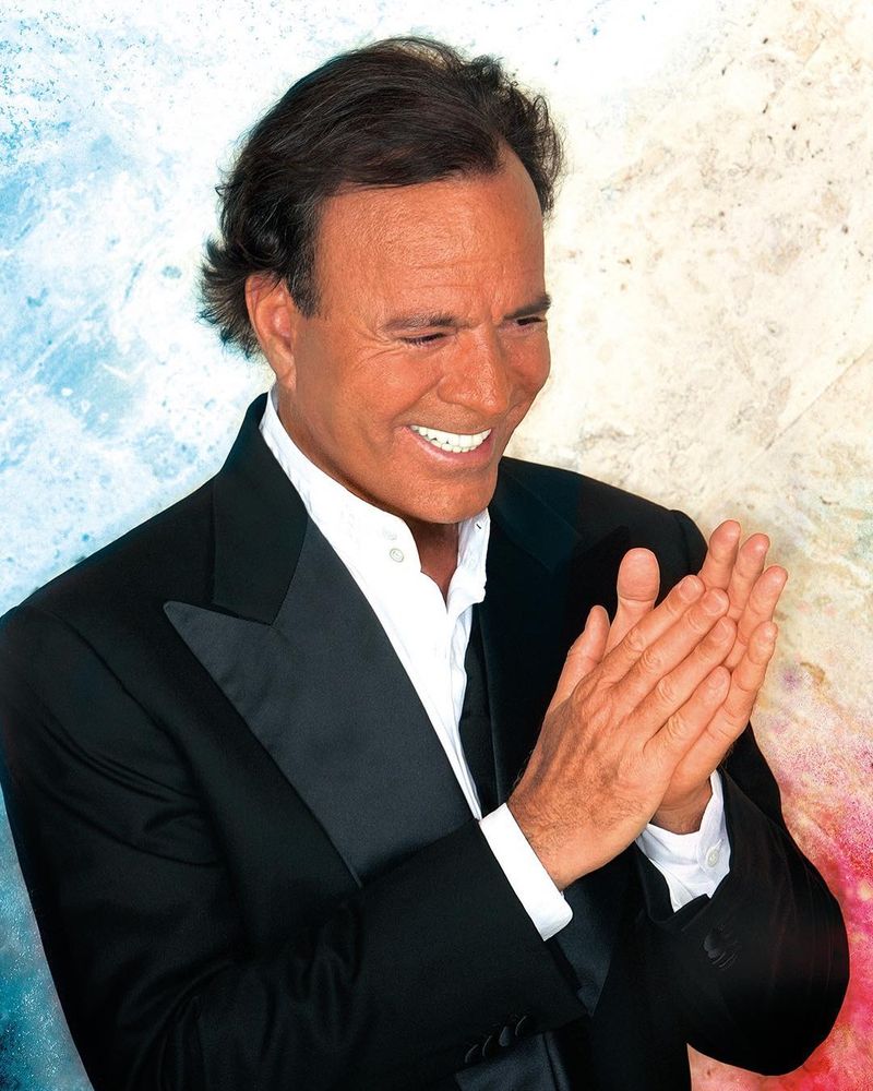 Julio Iglesias, acuzat de abuz și hărțuire 