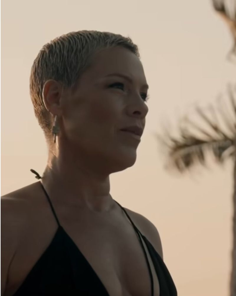 Pink are un videoclip cu 2 miliarde de vizionări pe YouTube