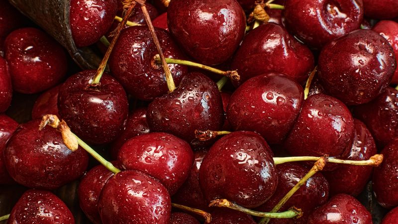 C&acirc;t a ajuns să coste 1 kilogram de cireșe &icirc;n supermarketurile din Rom&acirc;nia &icirc;n IANUARIE 2026? Prețurile au explodat și puțini &icirc;și mai permit să cumpere