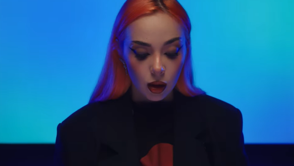 Olivia Addams a lansat piesa "Cancan & Business". MESAJUL artistei: "E despre momentele &icirc;n care te pierzi pe tine, &icirc;ncerc&acirc;nd să faci&nbsp;"the right thing"&nbsp;pentru toată lumea, mai puțin pentru tine"