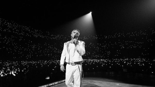 Robbie Williams a lansat videoclipul piesei "All My Life". Melodia este extrasă de albumul "BRITPOP"