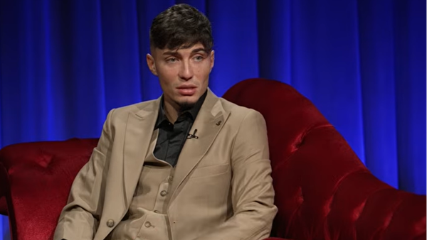 Z&acirc;mbește mereu, dar puțini știu ce durere poartă &icirc;n suflet. Suferința ascunsă a lui Dorobanțu, c&acirc;știgătorul sezonului 4 Casa Iubirii: "Nu a fost l&acirc;ngă mine nici măcar cu..."