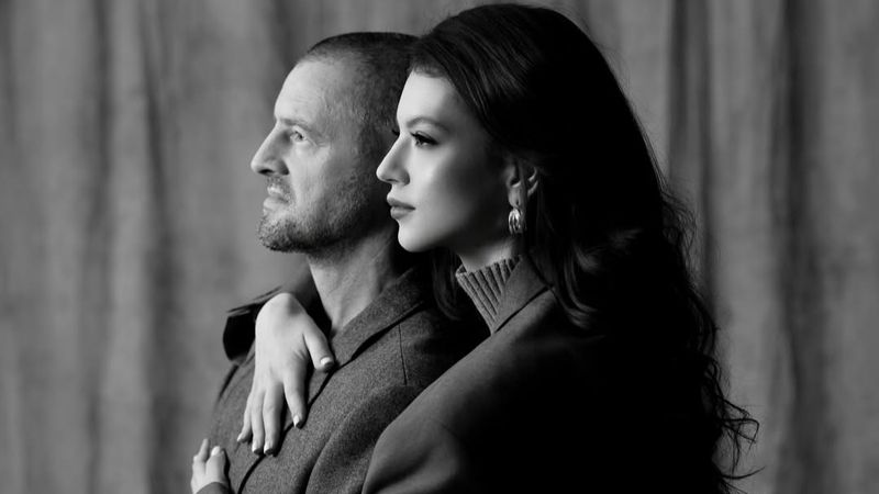 Cleopatra și Pavel Stratan pregătesc surpriza muzicală a anului 2026. Albumul "Scena Vieții" este aproape și promite SĂ NE CAPTIVEZE cu piese care te vor ține cu sufletul la gură: "Sperăm să vă placă și să vă dea o stare de bine"
