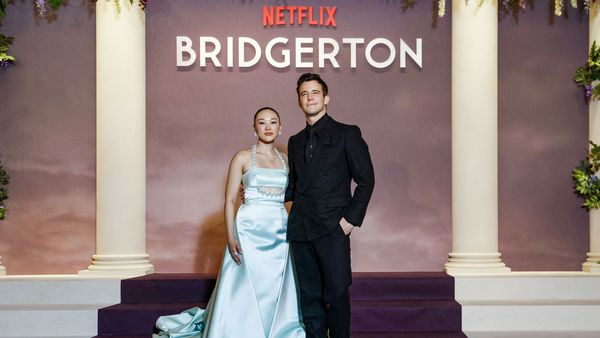 Starurile din "Bridgerton" Luke Thompson, Yerin Ha, Ruth Gemmell şi Hannah Dodd vin la Bucureşti