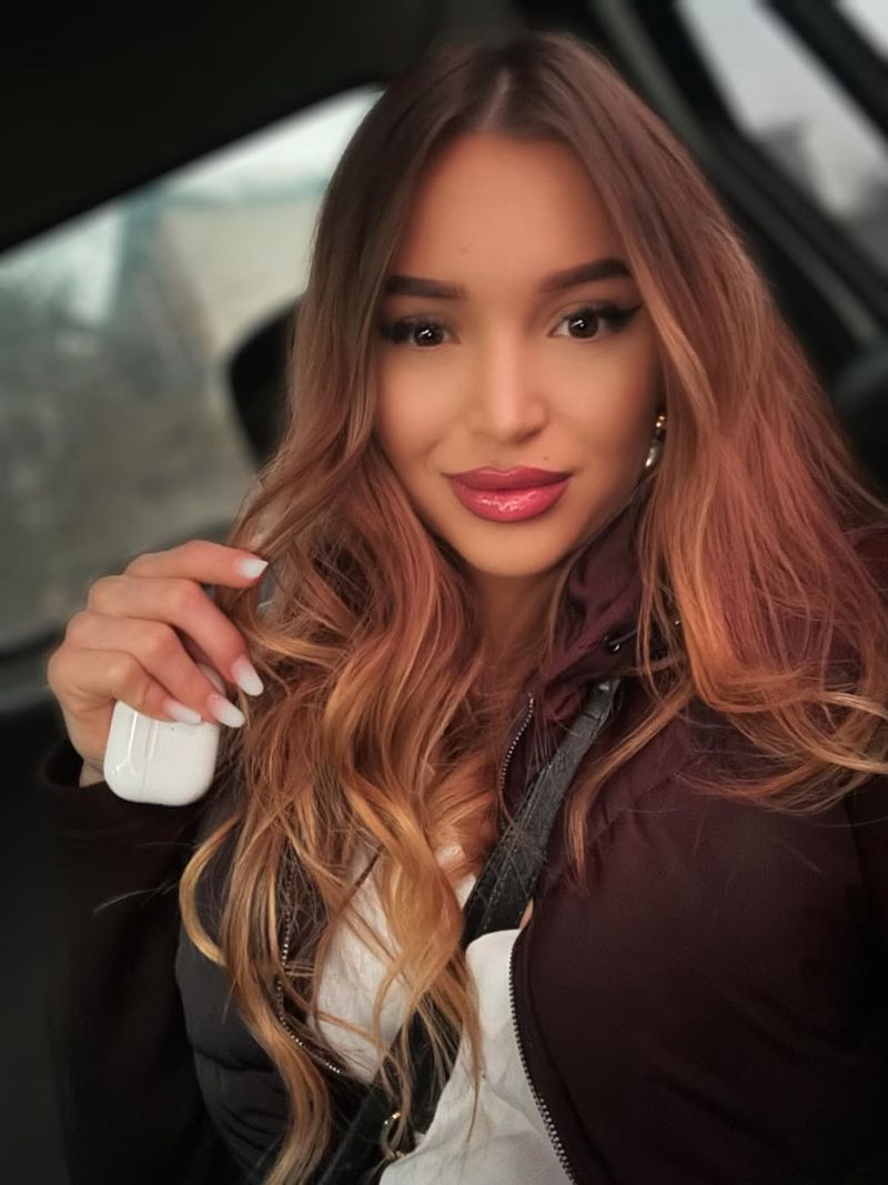 Veronica rupe tăcerea 