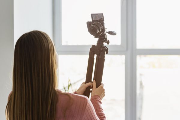 Motivul IREAL pentru care o influenceriță a pierdut instant 140.000 de urmăritori &icirc;n timpul unui LIVE! Reacțiile au curs &icirc;n valuri după ce filtrul pe care &icirc;l folosea a dispărut pentru c&acirc;teva secunde, arăt&acirc;ndu-i adevărata &icirc;nfățișare: &bdquo;Asta e prea de tot&rdquo;