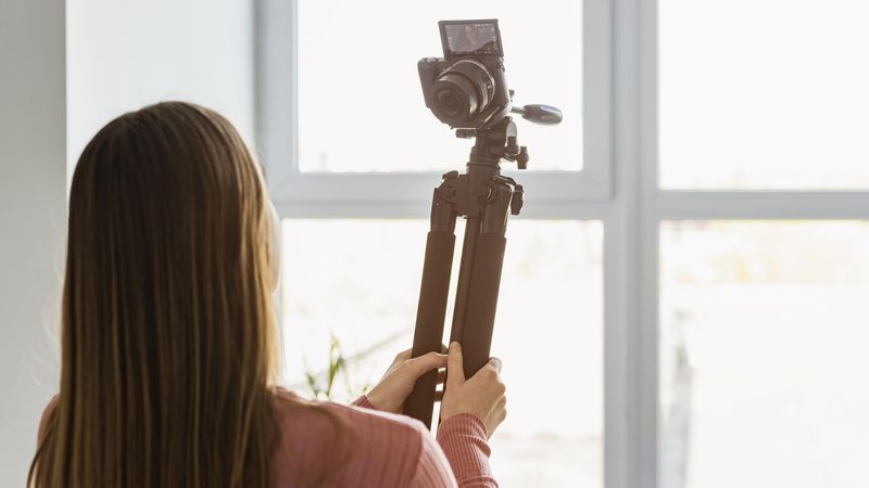 Motivul IREAL pentru care o influenceriță a pierdut instant 140.000 de urmăritori &icirc;n timpul unui LIVE! Reacțiile au curs &icirc;n valuri după ce filtrul pe care &icirc;l folosea a dispărut pentru c&acirc;teva secunde, arăt&acirc;ndu-i adevărata &icirc;nfățișare: &bdquo;Asta e prea de tot&rdquo;