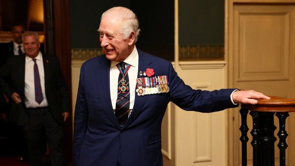 Regele Charles al III-lea RUPE TĂCEREA! Prima reacție a monarhului de 77 de ani, după ce fratele lui, Andrew, a fost arestat, fiind suspectat de conduită ilegală &icirc;ntr-o funcţie publică: &bdquo;Legea trebuie să-și urmeze cursul&rdquo;