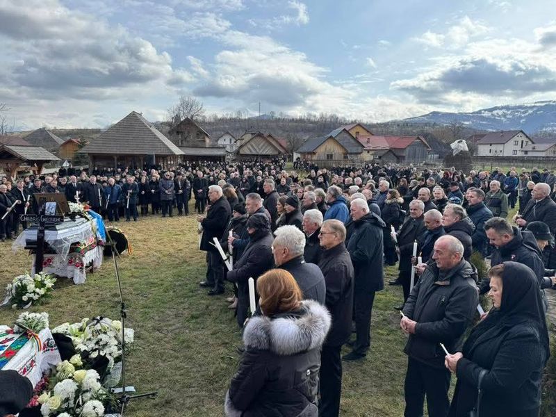 Imagini de la înmormântarea lui Gheorghe Chindriș de la Ieud 