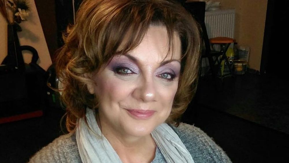 Niciodată NU AI VĂZUT-O AȘA! Carmen Tănase &icirc;ntr-o ipostază rară și surprinzătoare. Diferența este incredibilă, iar fanii sunt deja uimiți. REACȚIILE sunt &icirc;mpărțite, dar un lucru e sigur: toată lumea vorbește despre această APARIȚIE