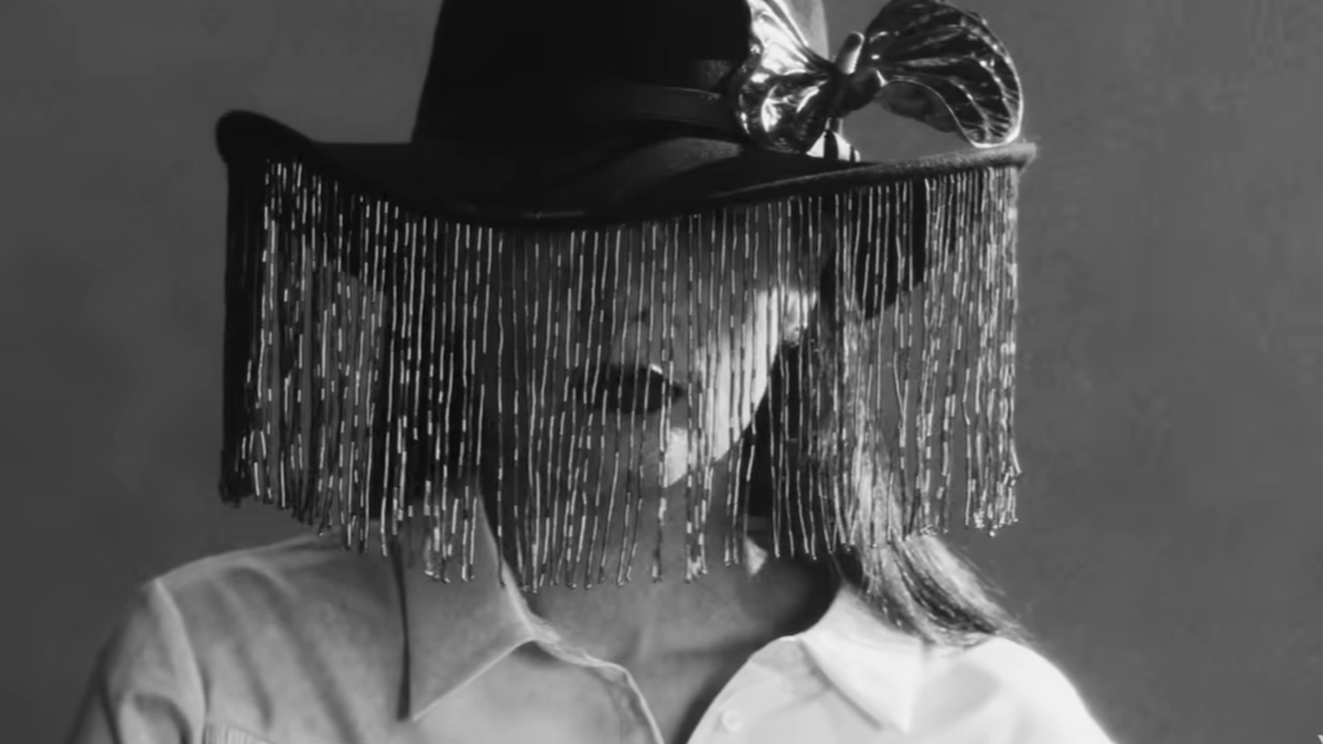 Jessie Ware a lansat piesa "Ride". 