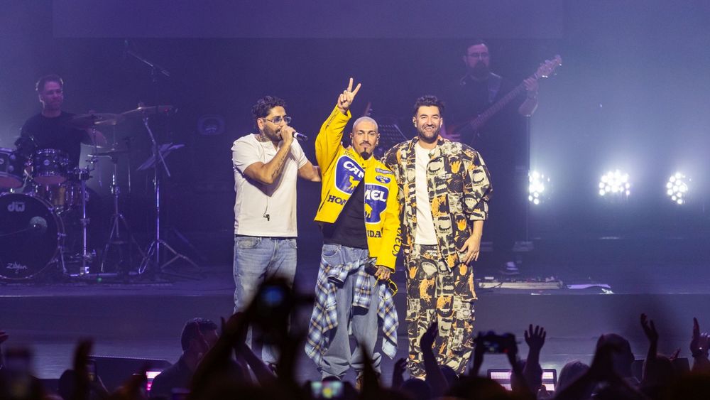 Smiley, Alex Velea și Connect-R au lansat LIVE, &icirc;n fața a 4000 de persoane, ultima piesă din proiectul comun și albumul &bdquo;Anii &icirc;n care nu dormim&rdquo;