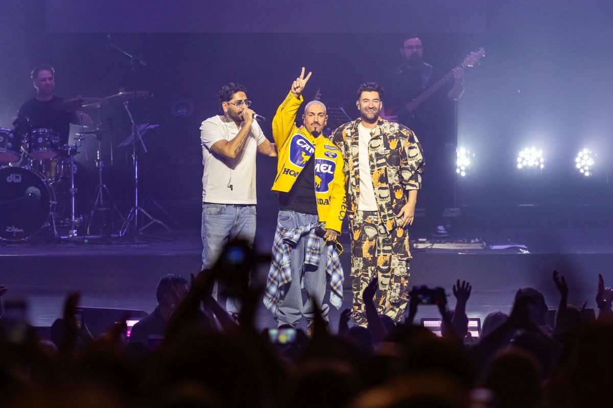 Smiley, Alex Velea și Connect-R au lansat LIVE, &icirc;n fața a 4000 de persoane, ultima piesă din proiectul comun și albumul &bdquo;Anii &icirc;n care nu dormim&rdquo;