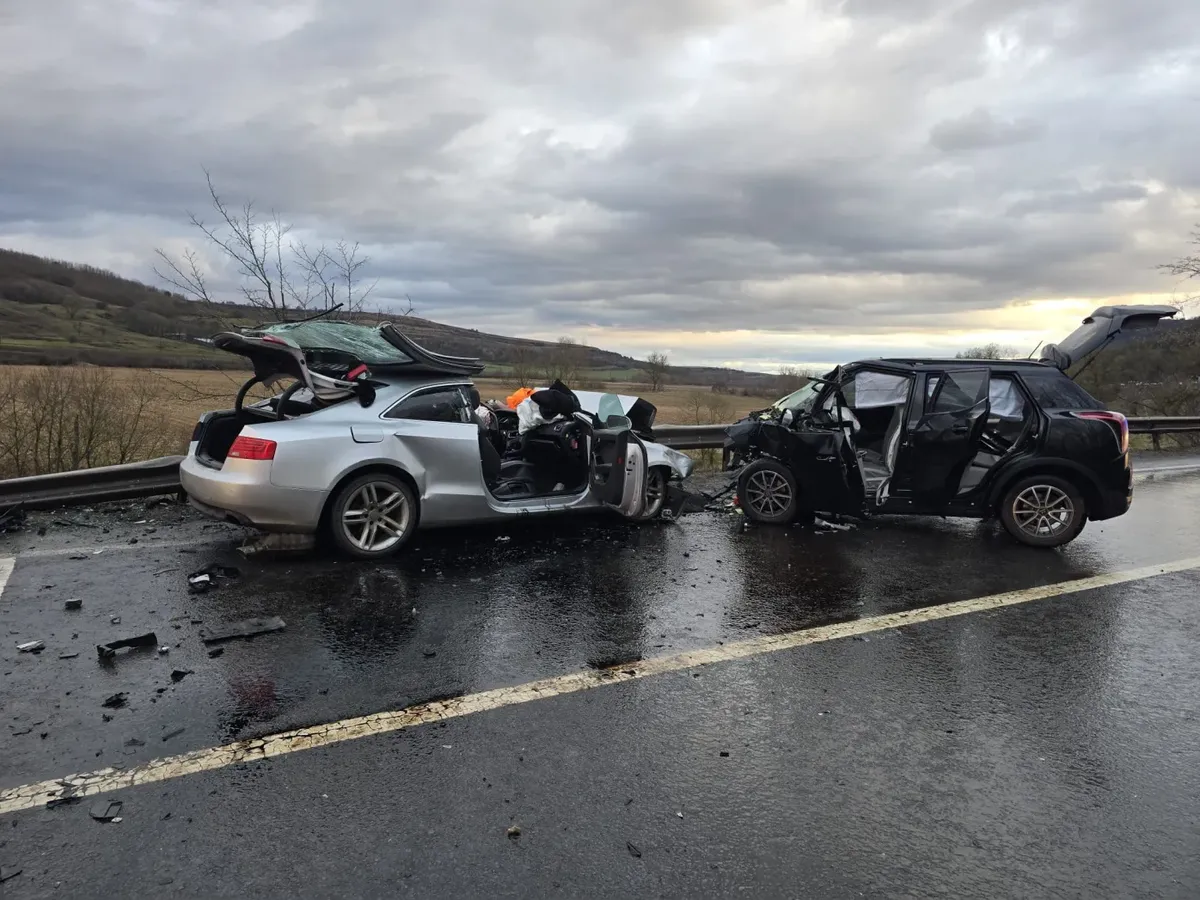 Un accident rutier deosebit de grav s-a produs pe DN14, &icirc;ntre localitățile Ag&acirc;rbiciu și Șeica Mare