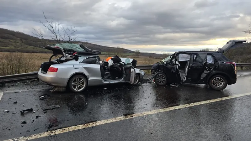 ULTIMELE VEȘTI despre adolescenta rănită &icirc;n accidentul mortal de pe DN14. Medicii au făcut anunțul trist: "Starea fetiței s-a agravat, astfel că..."