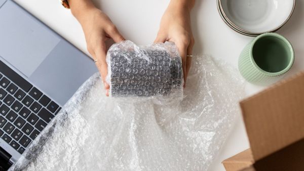 (P) Cum trimiți produse fragile fără emoții și fără retururi