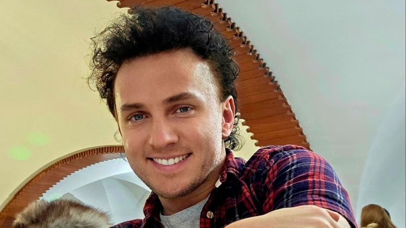 Anunțul mult așteptat face ravagii &icirc;n SHOWBIZ! Mihai Trăistariu a dezvăluit unde &icirc;si va petrece luna de miere, iar detaliile despre nuntă sunt surprinzătoare. Nici &icirc;n vise fanii NU SE AȘTEPTAU la o asemenea LOCAȚIE: "O&nbsp;să fie..."