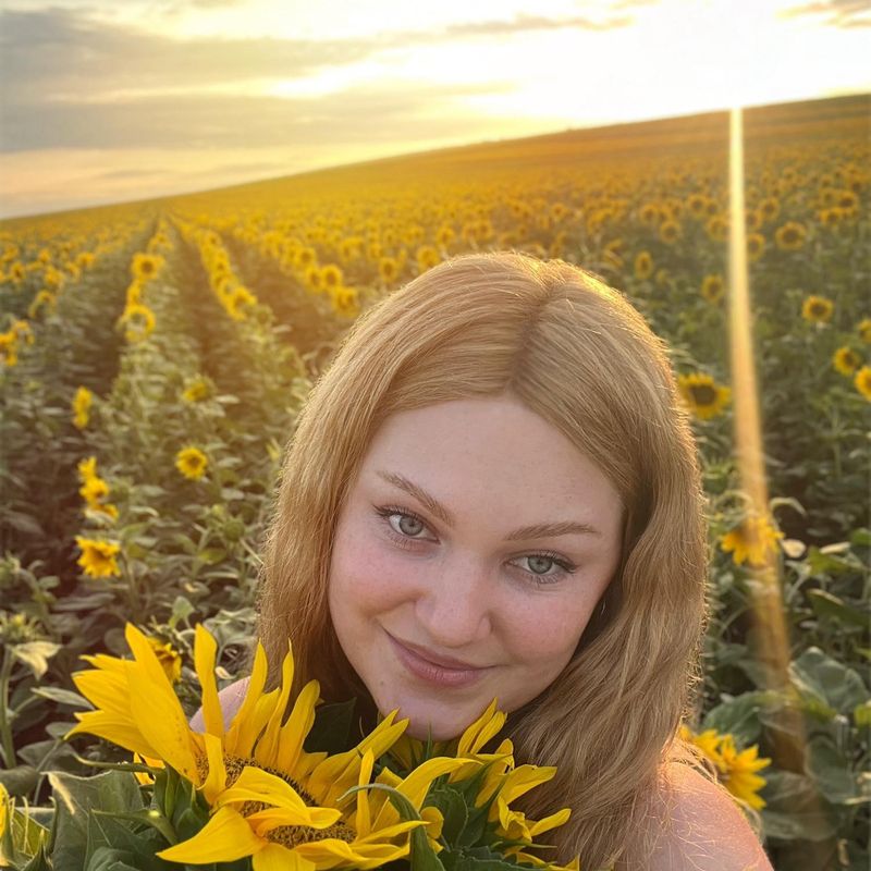  Andreea Anița, tânăra bolnavă de cancer pentru care românii au donat 2,3 milioane de dolari.