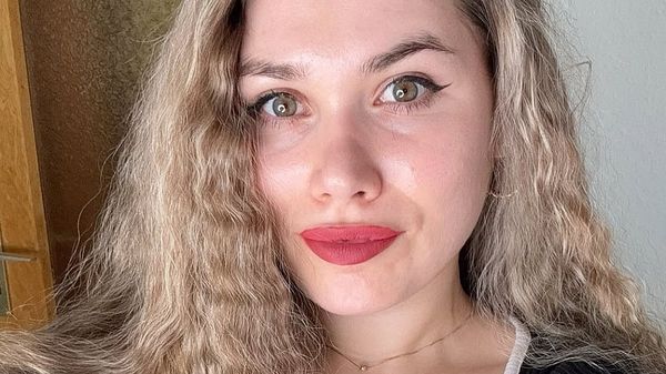 Iubita lui Ionuț intervine &icirc;n cazul Alinei Mădălina. Ce nu s-a văzut pe internet p&acirc;nă acum și CE S-A &Icirc;NT&Acirc;MPLAT cu fetița tiktokeriței, de fapt: "Alina a greșit. Ea a făcut bani cumva pe spatele copilului, iar toate..."