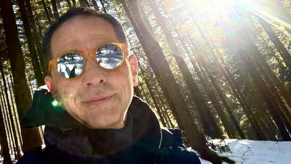 Dan Negru, REACȚIE FERMĂ după ce fiica lui Victor Ponta NU a fost lăsată să urce &icirc;n avionul cu rom&acirc;ni repatriaţi. Adolescenta a fost dată jos din autocarul care mergea la aeroport. Ce spune vedeta Kanal D:"Niciun om zdravăn la cap nu s-ar..."