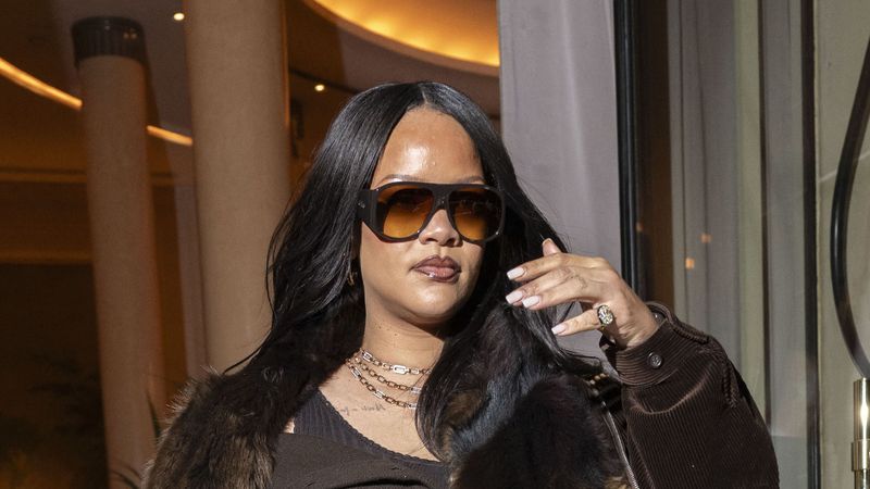 Clipe de groază pentru Rihanna! Atac cu focuri de armă asupra casei superstarului