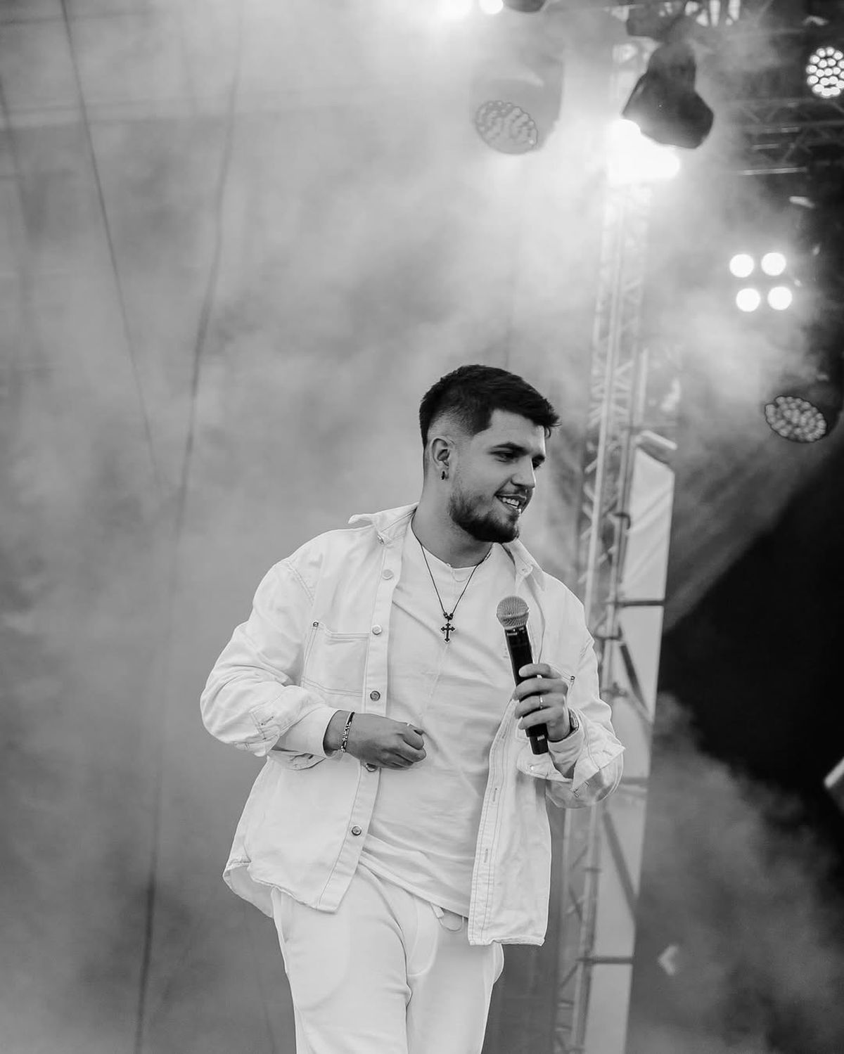 Babasha și-a cumpărat mașina visurilor, apoi i-a făcut același cadou tatălui său