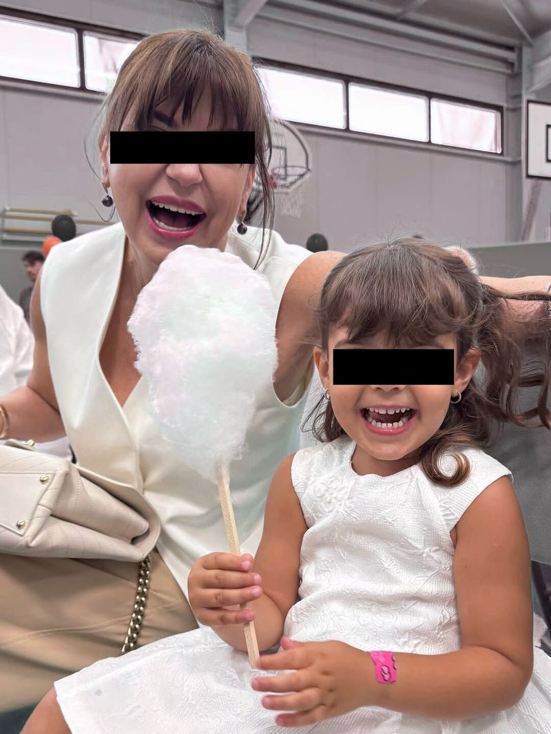 Cu cine seamănă, de fapt, fiica Andreei Popescu? 