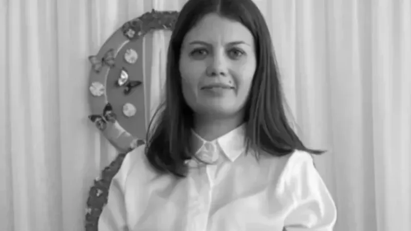 CE AU AFLAT foștii colegi ai Ludmilei Vartic după &icirc;nmorm&acirc;ntarea ei i-a cutremurat. Nu &icirc;și puteau imagina ce s-ar fi ascuns p&acirc;nă atunci și că adevărul i-a lăsat practic &Icirc;NGENUNCHEAȚI DE ȘOC: "Nu puteai să..."