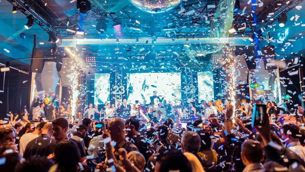 Ce faci &icirc;n weekendul 28-29 martie 2026? Finalul de lună te ia prin surprindere cu evenimente de neratat &icirc;n Capitală. Lista celor mai tari concerte, spectacole, t&acirc;rguri și festivaluri