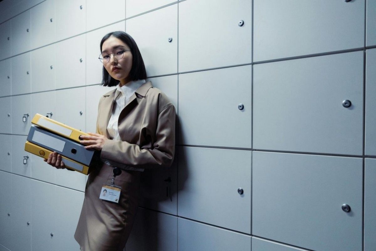 (P) Dulap metalic: organizarea biroului modern