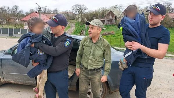 Cine este pădurarul care le-a salvat pe cele două fetițe dispărute &icirc;n județul Mureș? Bărbatul le-a găsit &icirc;n v&acirc;rful unui deal izolat, după ce a participat mai bine de 36 de ore la căutări