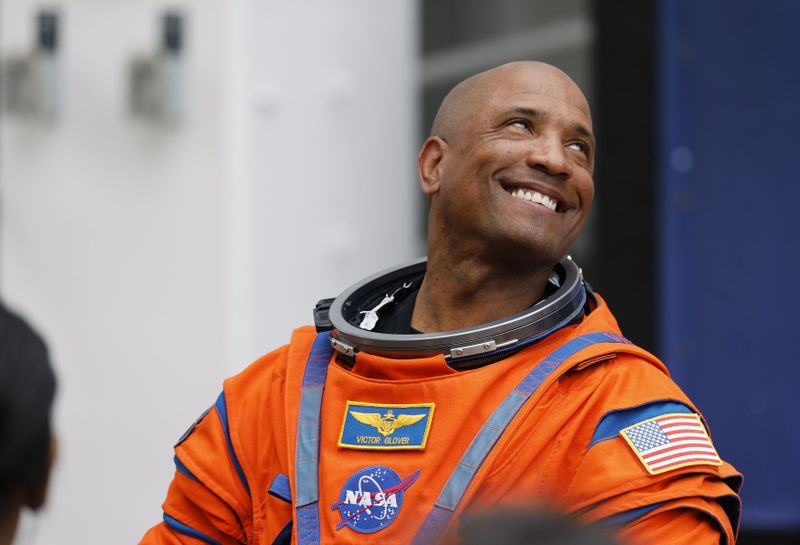 Voctor Glover astronaut