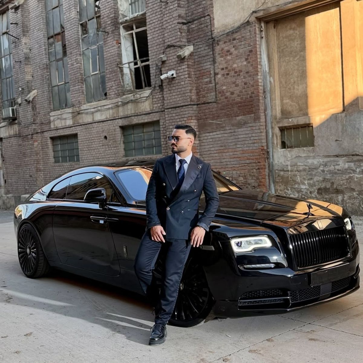 Lovitură după lovitură pentru JADOR! Artistul a ajuns pe patul de spital la scurt timp după ce s-a despărțit de Oana Ciocan. Cum s-a afișat acesta pe rețelele sociale?