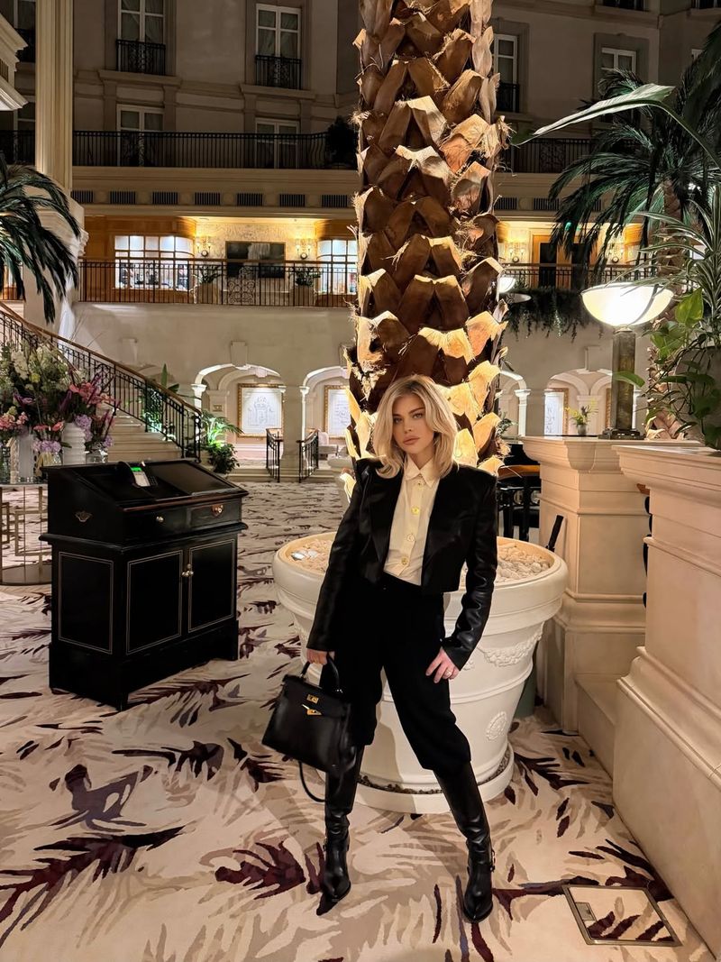 Cum s-a afișat Loredana Groza în mediul online? 