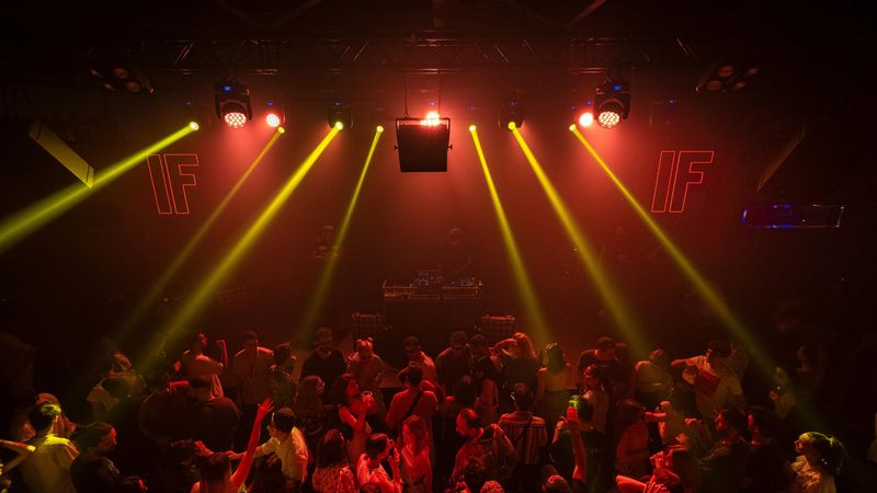 Ce faci &icirc;n weekendul 4-5 aprilie 2026. Evenimentele pe care nu trebuie să le ratezi de Florii! La ce concerte, spectacole, expoziții și t&acirc;rguri poți să mergi alături de cei dragi?